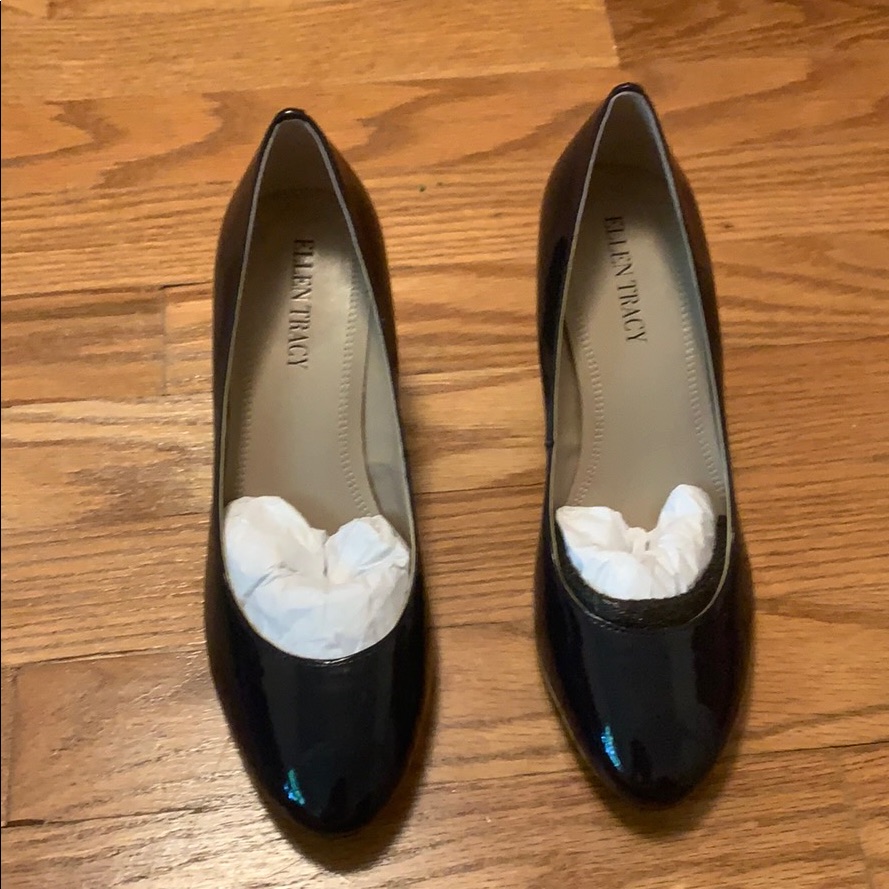 Ellen Tracy Brand New Navy Patent Leather Heels